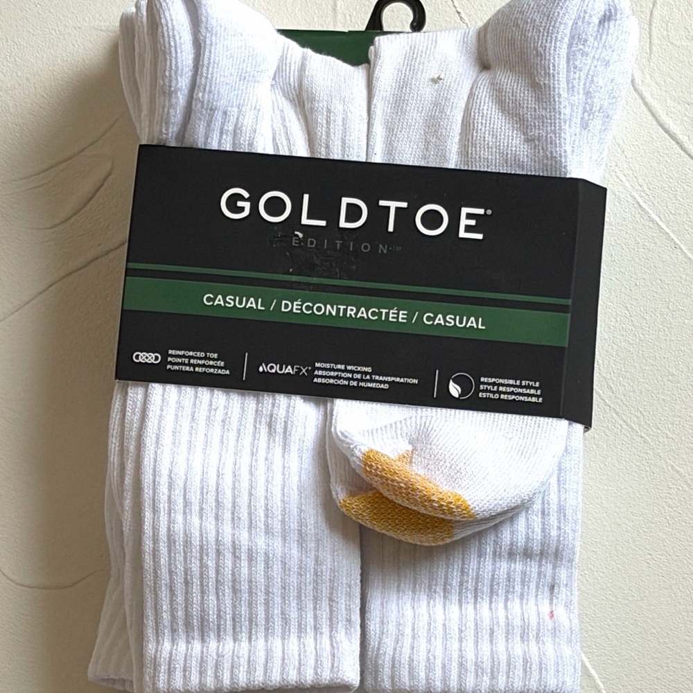 NWT 6-Pair Gold Toe Men's Classic White Casual Socks